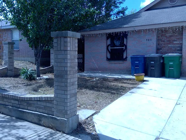 9031 Port Shire Dr — Photo 2