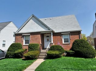 8 Summer St, Enfield, CT 06082