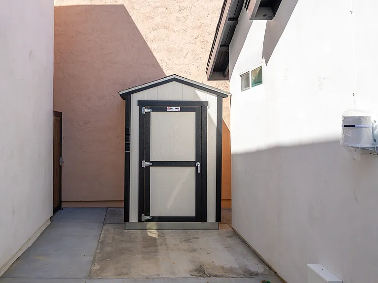 4062 Goldfinch St — Photo 34