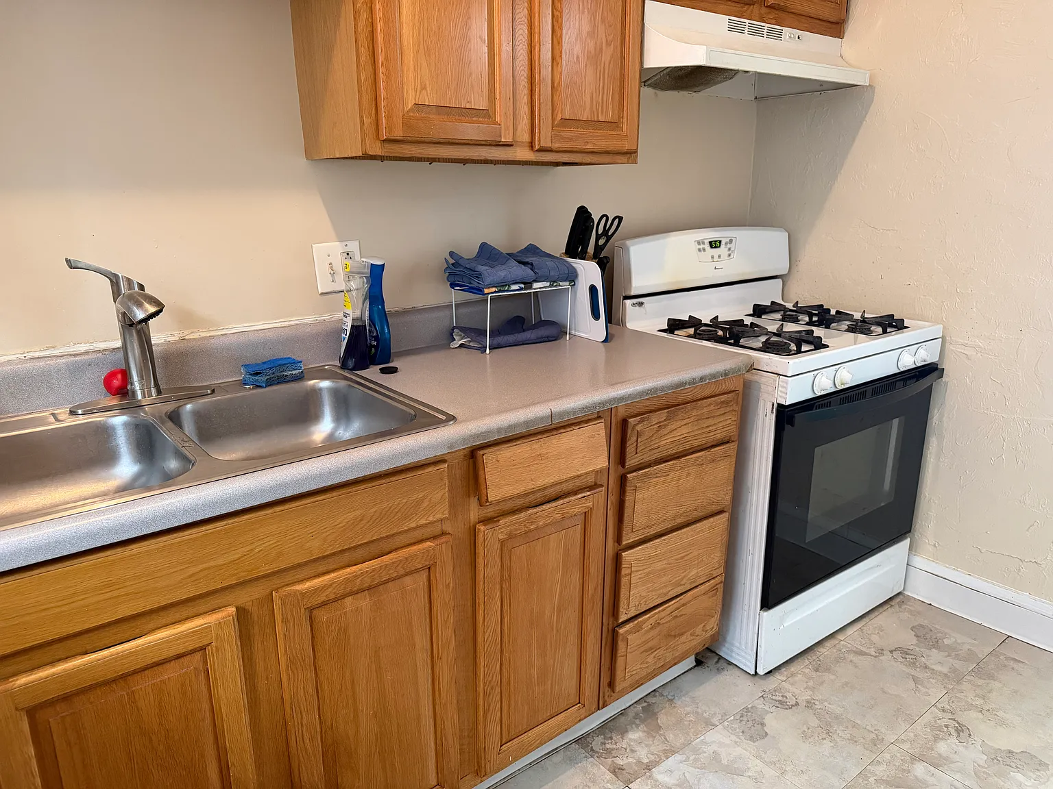 3 bed, $795 — Photo 2