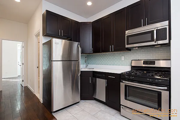 Rented by aptsandlofts.com | media 6