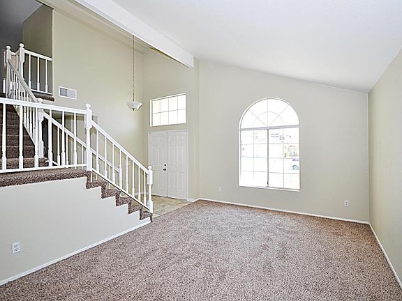 3rd image of 37309 Newbury Pl