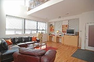 3rd image of 1424 W Grand Ave APT 1