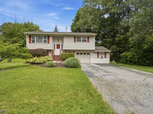 43 Cedar Tree Dr, Vernon Twp., NJ 07422