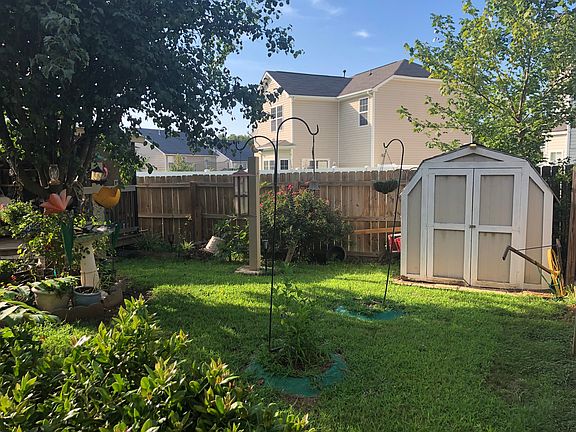 2nd image of 7501 Wallace Ln
