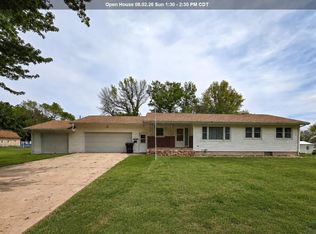 611 Railroad Ave, Correctionville, IA 51016