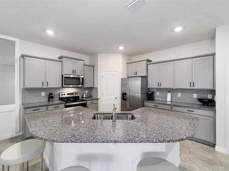 5358 NW 48th Pl — Photo 13