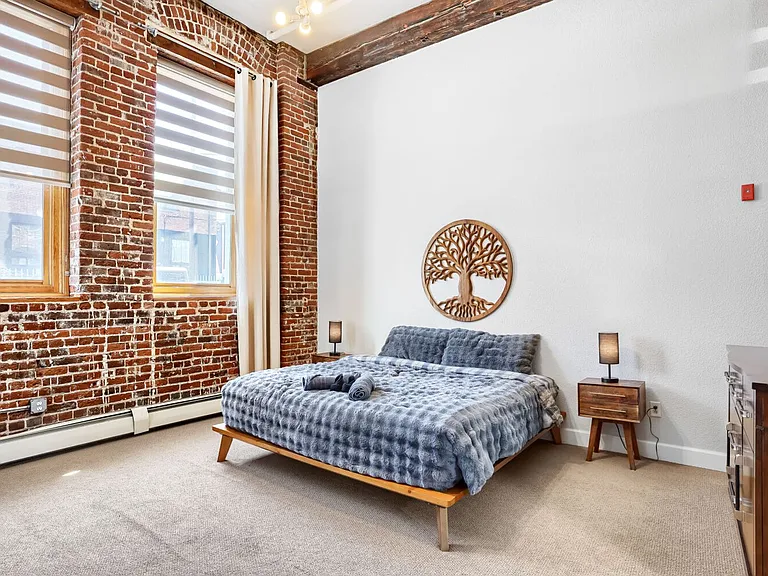2560 Blake St #101 — Photo 2