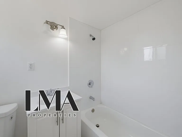 The Robertson Residences — Photo 15