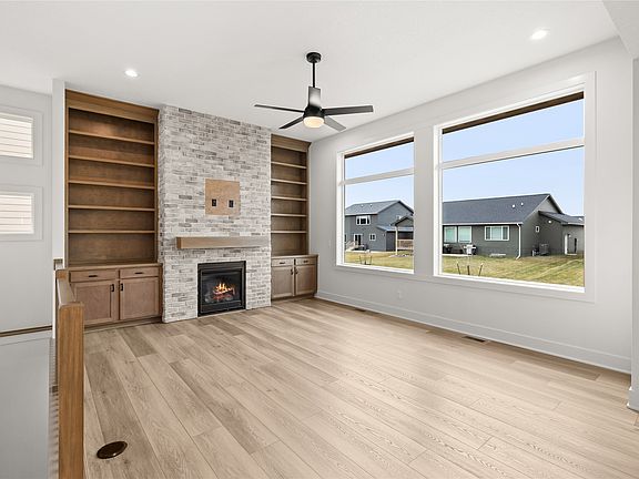 4th image of 4664 177th St