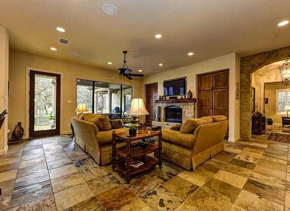 2nd image of 10 Dashwood Ct