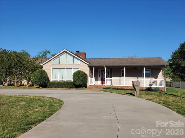208 S Greenbriar Rd #137-140, Statesville, NC 28625
