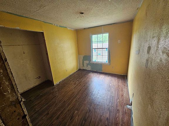 5th image of 4023 Doris St