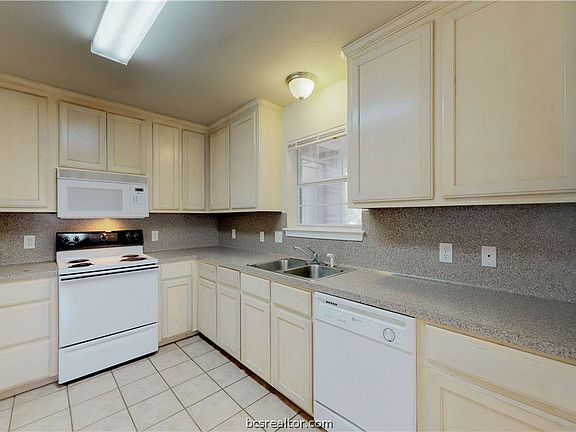 4th image of 1431 Western Oaks Ct