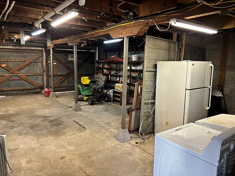 813 Westbank Expy — Photo 14