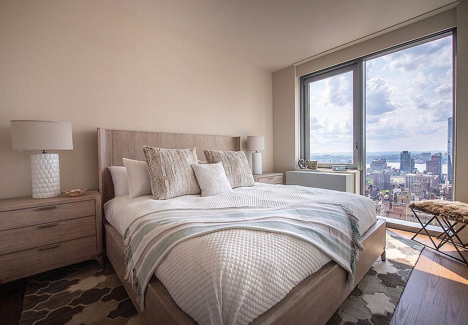 1st image of 100 W 31st St APT 14E