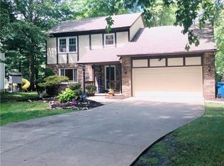 1545 Newport Dr, Macedonia, OH 44056