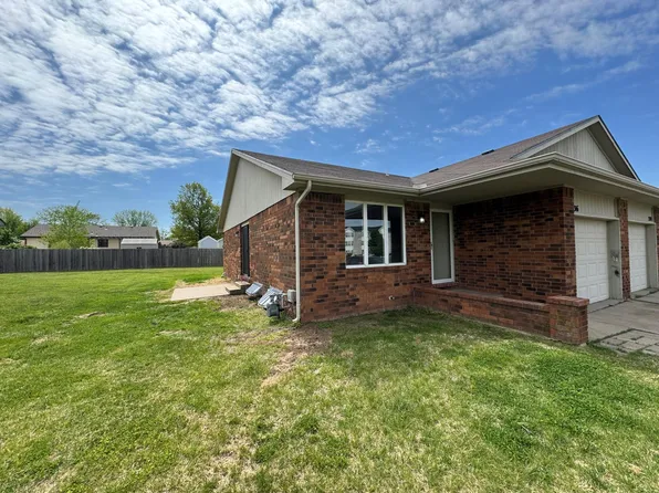 336 N Country Acres Ave, Wichita, KS 67212