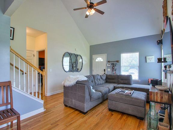 4th image of 1931 Lombardia Ln