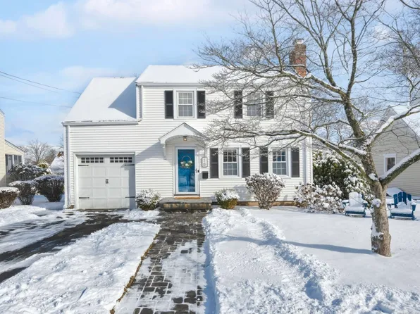 10 Greenacres Avenue, West Hartford, CT 06107
