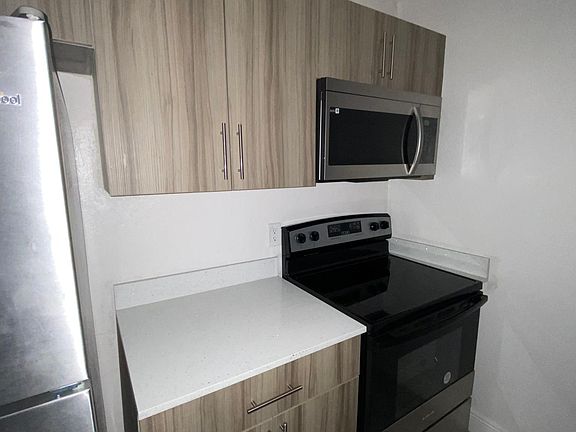 5th image of 13055 NE 6th Ave #405