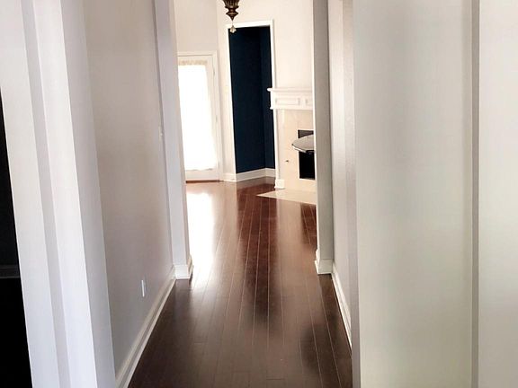 4th image of 8828 Crescent Ct