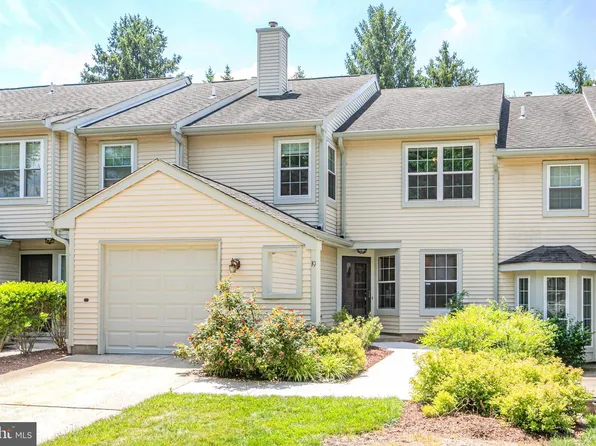 19 Towpath Ct, Princeton, NJ 08540