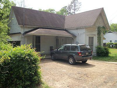 2nd image of 1521 Logan St