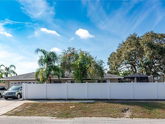 5th image of 1690 Arbor Dr