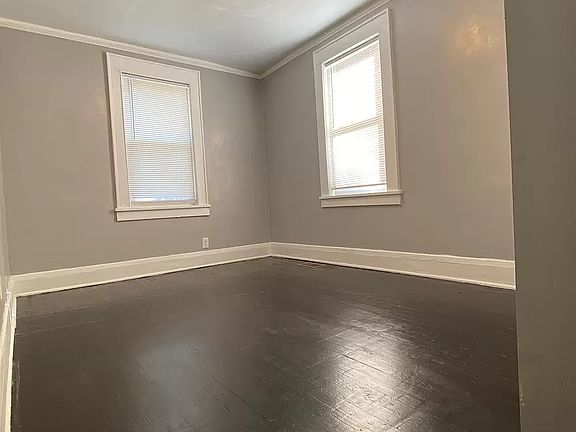 3rd image of 320 Livingston St Floor 1
