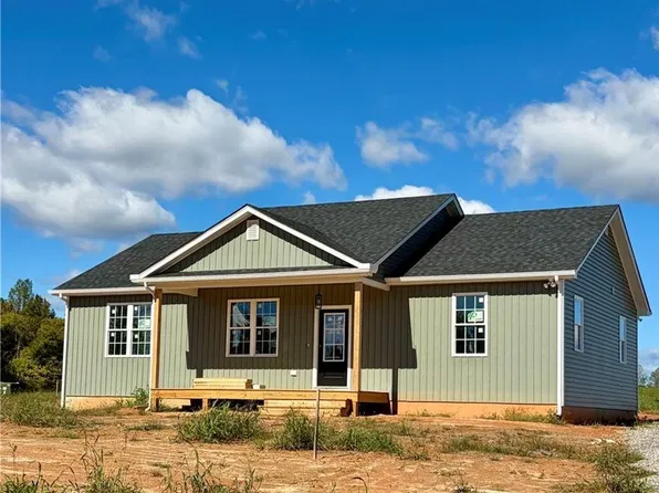 2945 Worsham Rd, Farmville, VA 23901