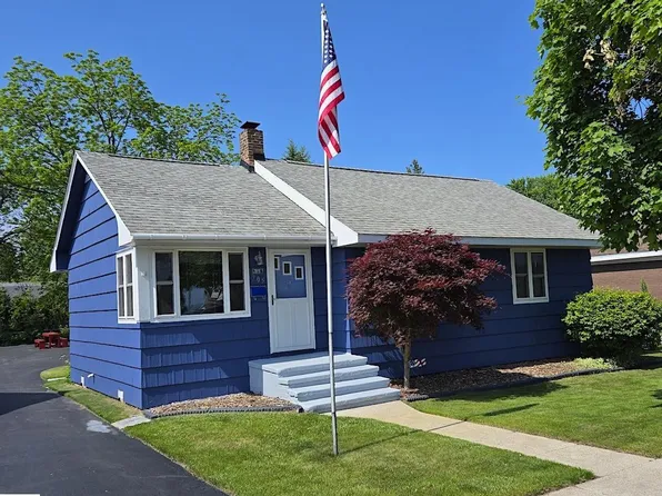 705 E Bay St, East Tawas, MI 48730