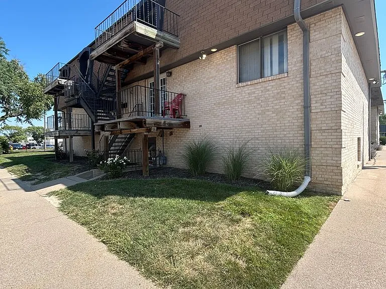 Briggs Point — Photo 122