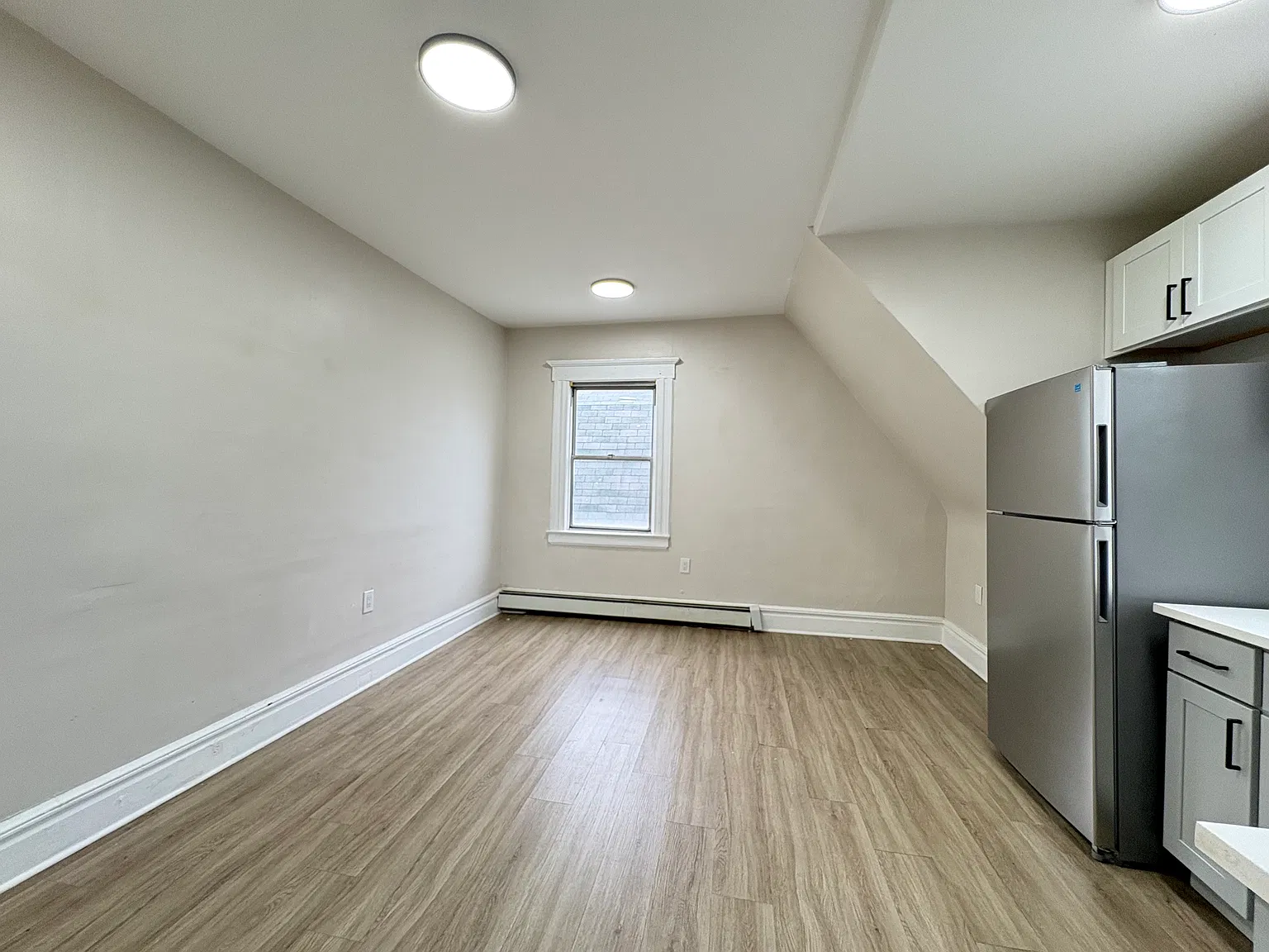 307 Avon Ave — Photo 2