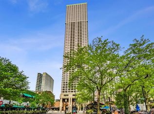 1030 N State St APT 5B, Chicago, IL 60610