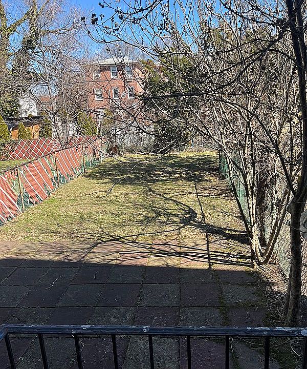2nd image of 1209 E 66th St
