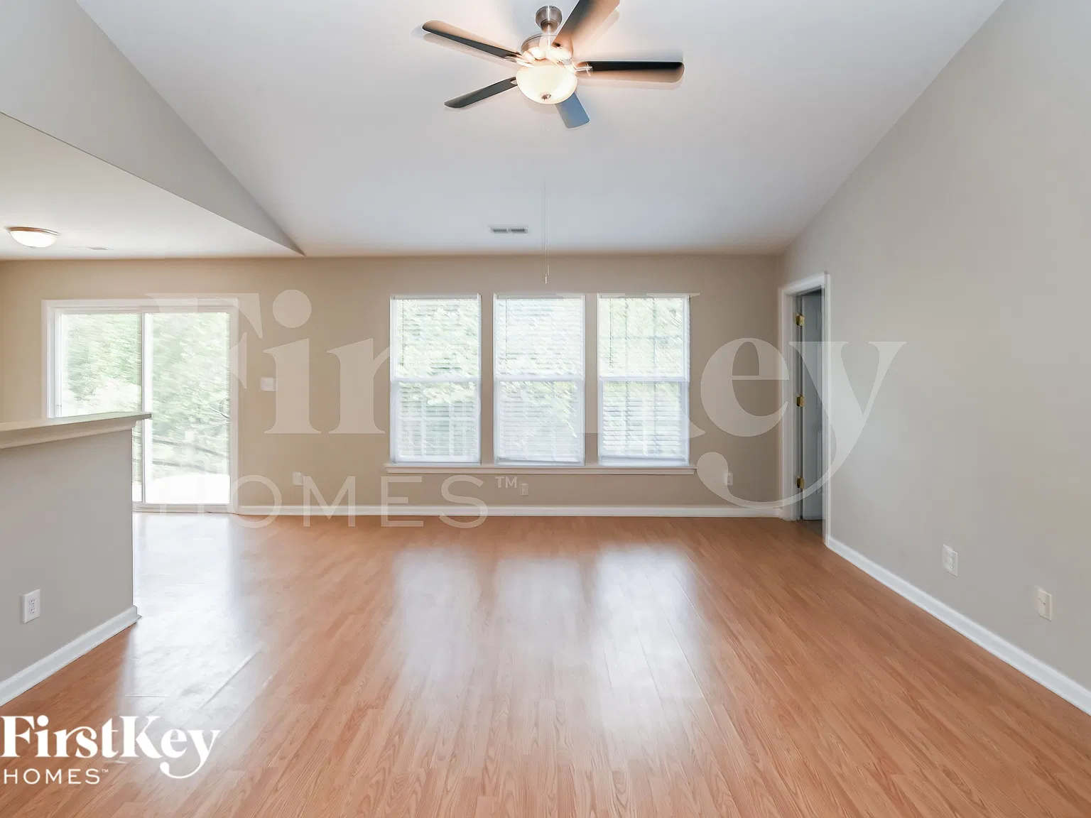 4 bed, 2.0 bath, 1590 sqft, $1,950 — Photo 3