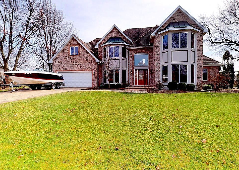 1st image of 334 Cardinal Dr