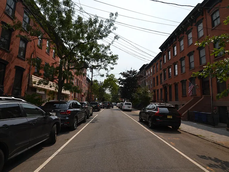167 8th St #4 — Photo 33