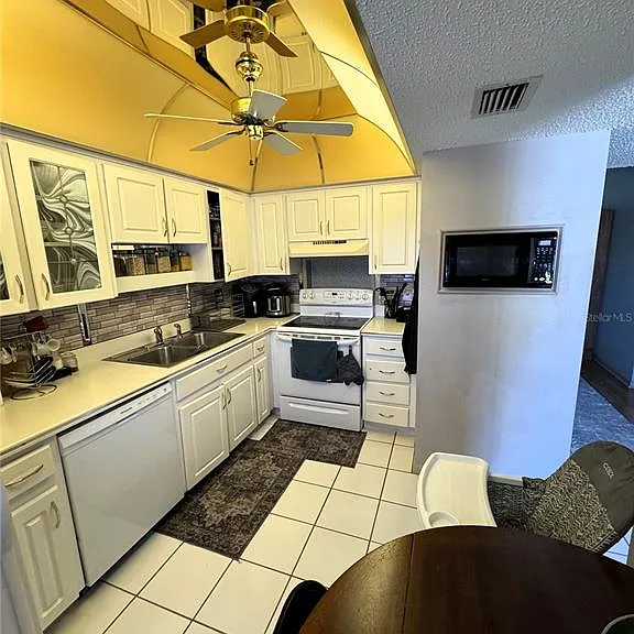 1753 Belleair Forest Dr #D7 — Photo 11