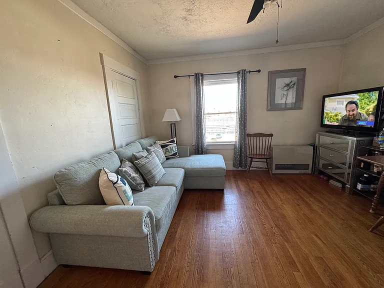 1047 Union Ave #2 — Photo 7