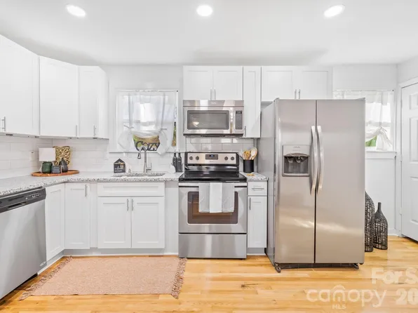 2529 Crescent Ln, Gastonia, NC 28052