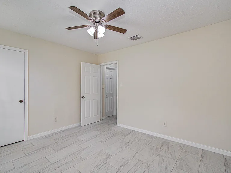 8820 Bissonnet St — Photo 25