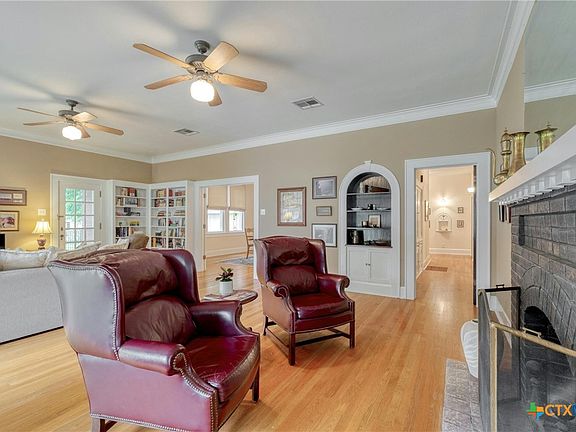 5th image of 1808 W Lake Dr