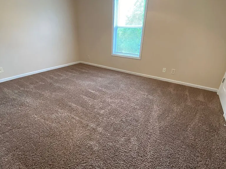 512 Patriot Park Ct — Photo 14