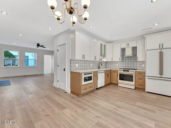 7 Deal Lake Court, Asbury Park, NJ 07712