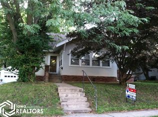 307 N 9th St, Oskaloosa, IA 52577