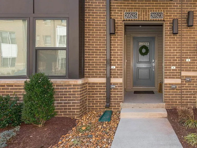 20523 Milbridge Ter — Photo 3