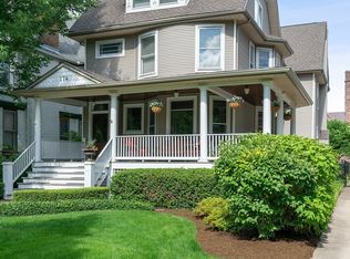 174 N Ridgeland Ave, Oak Park, IL 60302