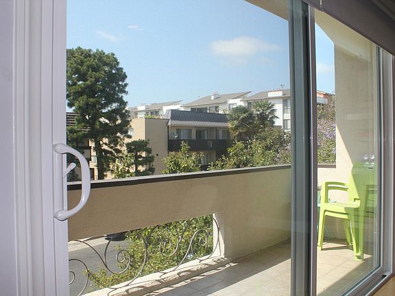 2nd image of 11820 Mayfield Ave APT 208